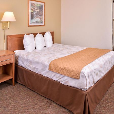 Americas Best Value Inn Missouri Valley Esterno foto